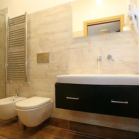 La Terrazza Sul Colosseo Bed & Breakfast 3*